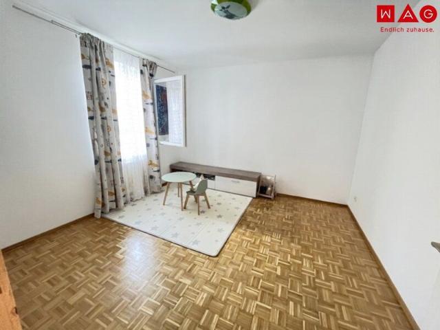 Familienfreundliche 3 Raum Wohnung Erdgeschoß und Loggia Übernahme der Küche möglich