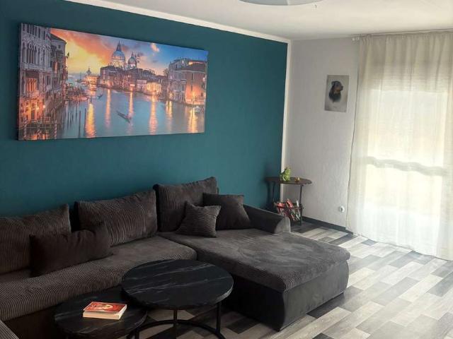 Familienfreundliche 3 Zimmer Wohnung in Traunreut mit Balkon & Stellplatz