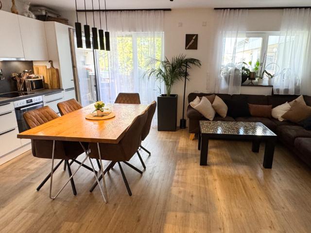 Familienfreundliche 3 Zimmer Wohnung mit Balkon