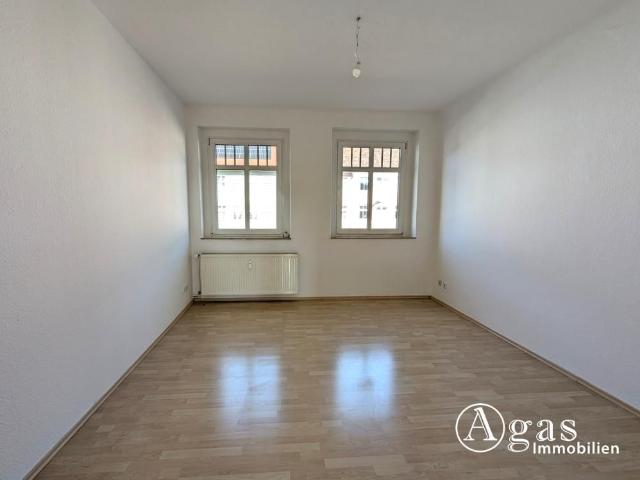Familienfreundliche 3 Zimmer Wohnung mit Wintergarten in Bahnhofsnähe