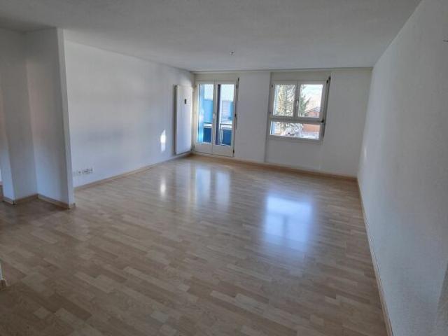 Familienfreundliche 4.5 Zimmerwohnung im Zentrum