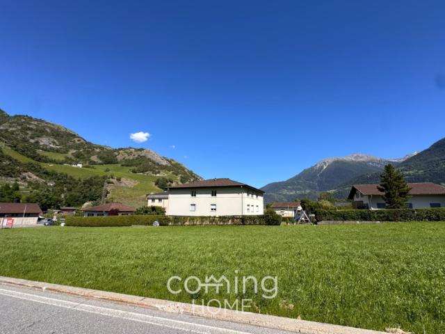 Familienfreundliche 4.5 Zimmer Wohnung mit Balkon und traumhafter Aussicht in Susten