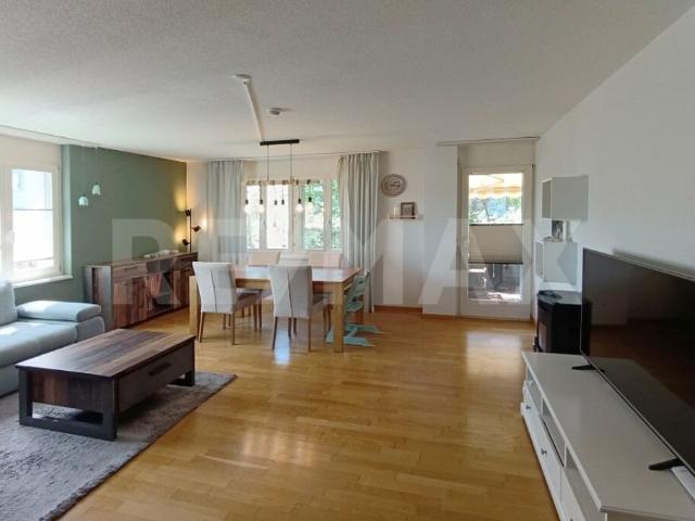 Familienfreundliche 4.5 Zimmer Wohnung ruhig im Grünen