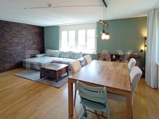 Familienfreundliche 4.5 Zimmer Wohnung ruhig im Grünen