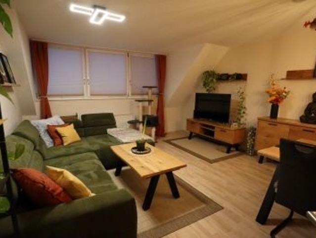 Familienfreundliche 4 Zimmer Dachgeschosswohnung in Dibbesdorf