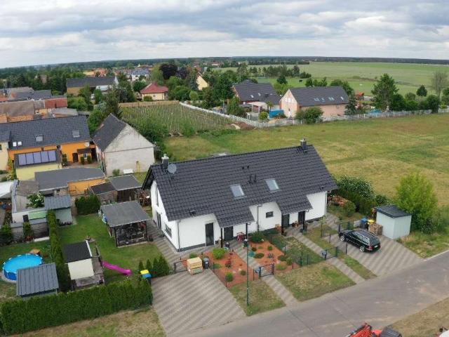 Familienfreundliche 4 Zimmer Doppelhaushälfte mit gehobener Ausstattung in Mörtitz