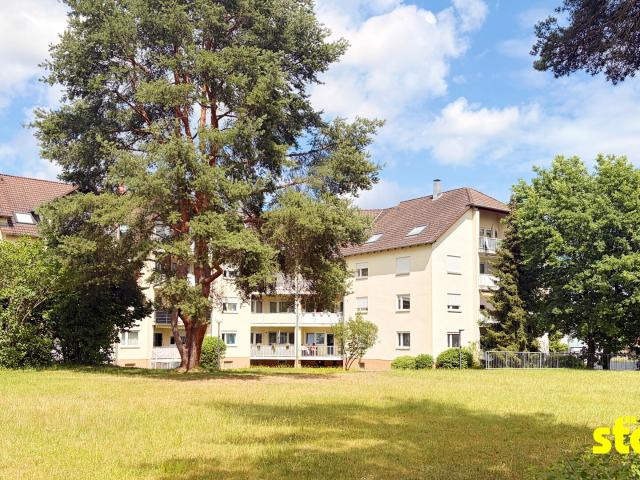 FAMILIENFREUNDLICHE 4 ZIMMER WOHNUNG IM SCHÖNEN HÖSBACH BAHNHOF * MIT BALKON