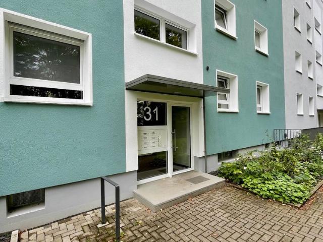 Familienfreundliche 4 Zimmer Wohnung in der 1. Etage mit Balkon und Gäste WC