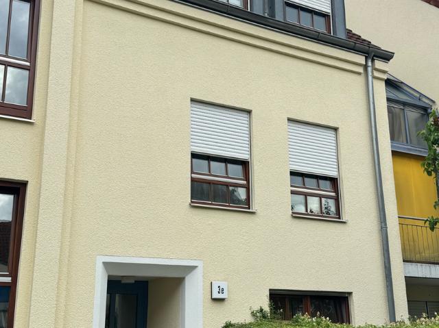 Familienfreundliche 4 Zimmer Wohnung mit Balkon, Tiefgarage und zusätzlichem Stellplatz in Bobingen
