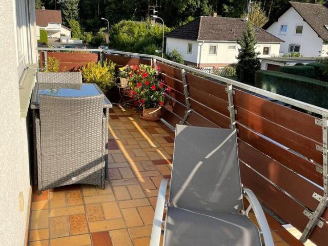 Familienfreundliche 4 Zimmer Wohnung mit Balkon zu verkaufen