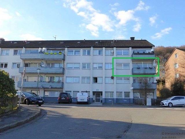 Familienfreundliche 4 Zimmer Wohnung mit Balkon in ruhiger Wohnlage
