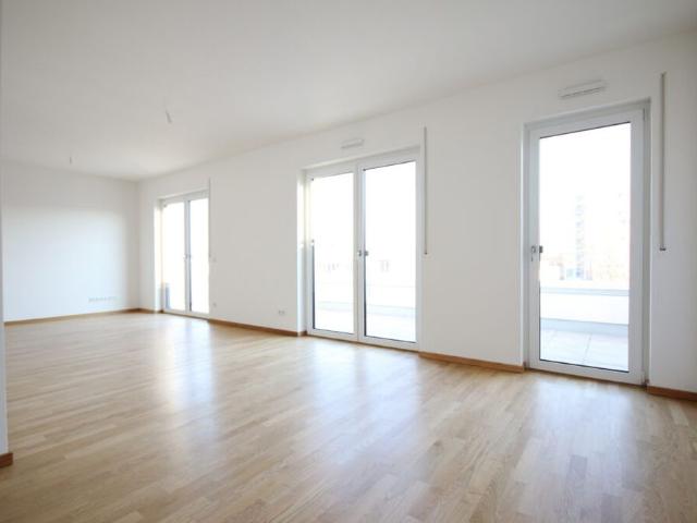 Familienfreundliche 4 Zimmer Wohnung mit Dachterrasse