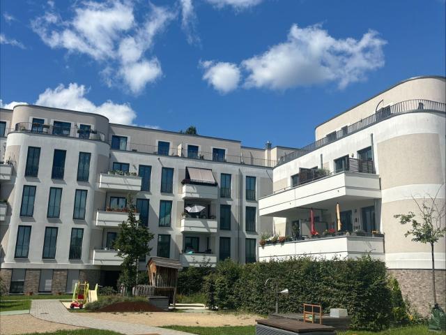 Familienfreundliche 4 Zimmer Wohnung mit zwei Balkonen, EBK