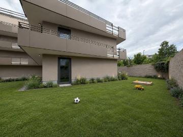 Familienfreundliche 4 Zimmerwohnung mit großer Terrasse & Hausgarten