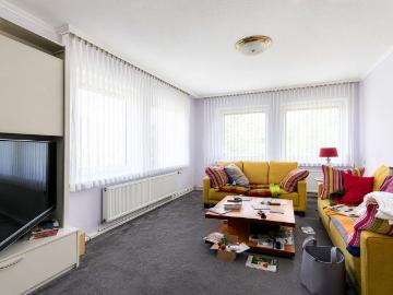 Familienfreundliche 5 Zimmer Obergeschosswohnung mit Balkon, Obj.9788