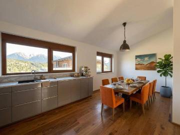 Familienfreundliche 5 Zimmer Wohnung