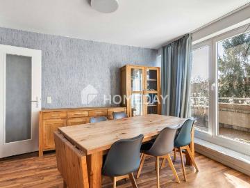 Familienfreundliche 5 Zimmer Wohnung mit Balkon in ruhiger Wohnlage