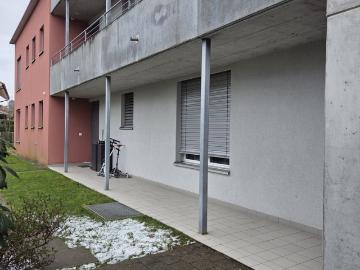 Familienfreundliche 5.5 Zimmer Wohnung mit Garten & Wintergarten