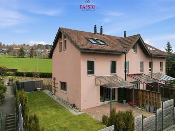 Familienfreundliches 4.5 Zimmer Reiheneckhaus mit grossem Garten