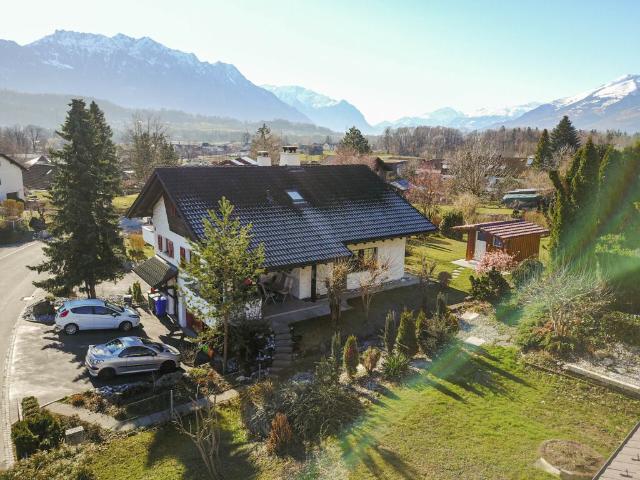 Familienfreundliches 5.5 Zimmer Doppeleinfamilienhaus zu vermieten