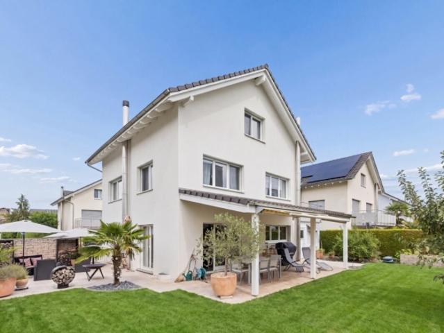 Familienfreundliches 6 Zimmer Einfamilienhaus mit Garten