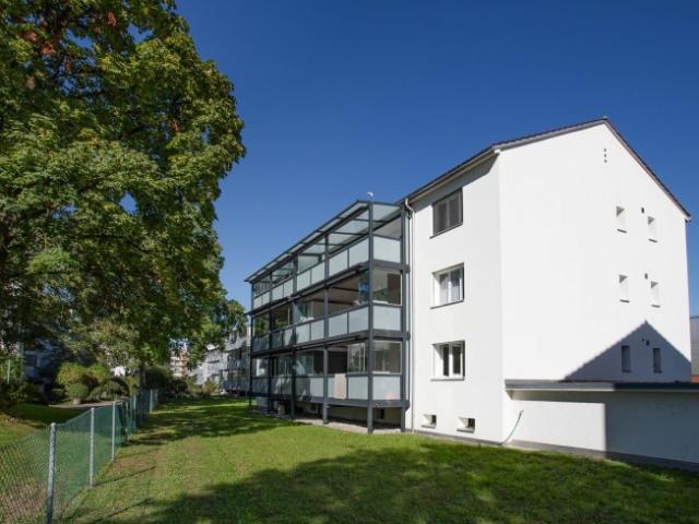 Familienfreundliches Wohnen mit grossem Balkon und Blick ins Grüne