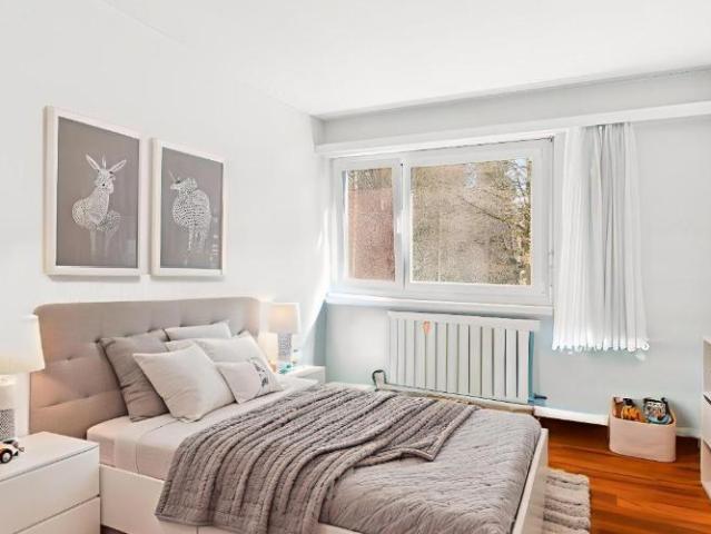 Familienfreundliches Wohnen: Renovierte 5.5 Zimmer Wohnung in Toplage Zollikerberg