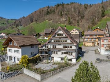 Familienfreundliches Zweifamilienhaus zwischen Natur und Infrastruktur