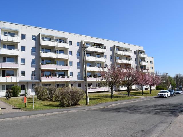 Familienmittelpunkt mit Balkon und offener Küche