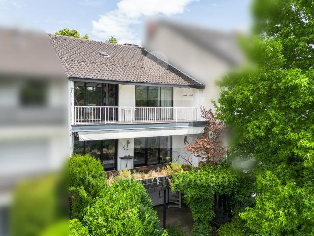 Familienfreundliches Architektenhaus mit Garten, Sauna und Doppelgarage in ruhiger Wohnlage