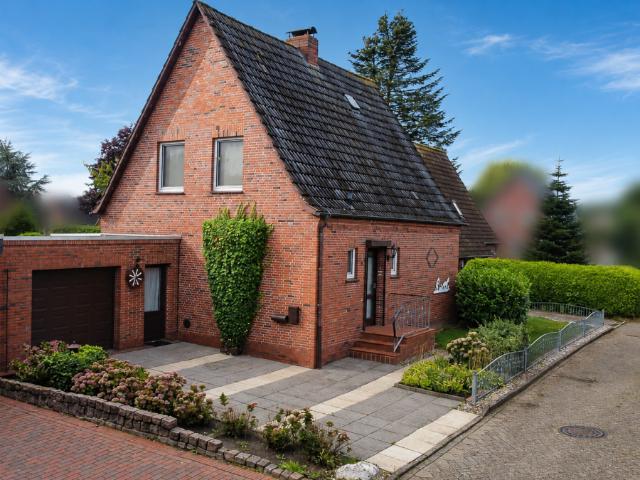 Familienfreundliches Einfamilienhaus mit Garage in Sackgassenlage in Emden Borssum