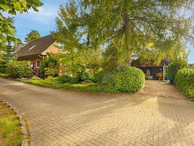 Familienfreundliches Einfamilienhaus mit großem Grundstück und viel Platz
