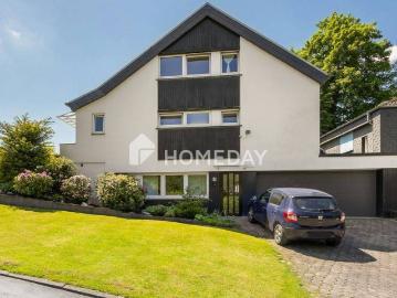 Familienfreundliches Einfamilienhaus mit Sauna, Doppelgarage und schönem Garten