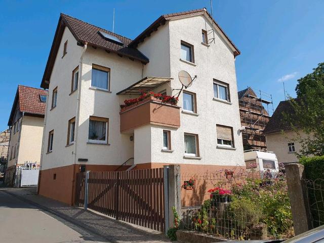 Familienfreundliches Einfamilienhaus mit viel Platz zu verkaufen