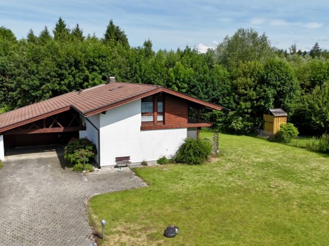 Familienfreundliches Einfamilienhaus mit weitläufigem Garten zur Vermietung in Happing