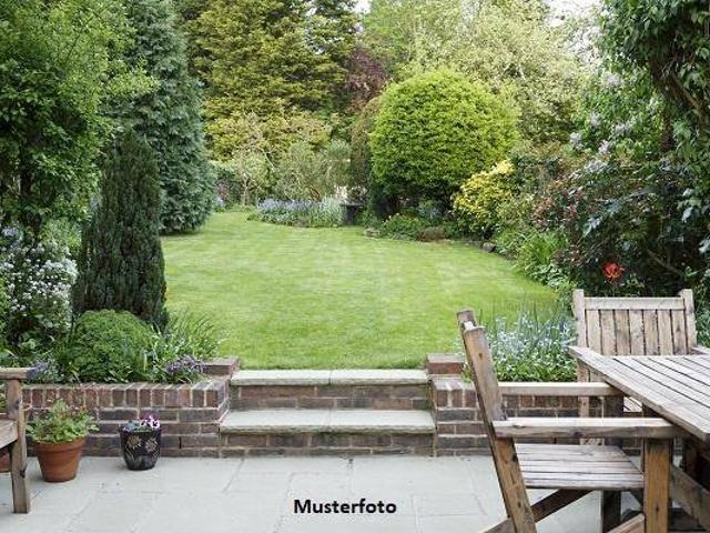 Familienfreundliches Einfamilienhaus mit 5 Zimmern, Terrasse, Pool & großzügigem Keller