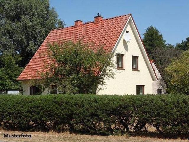 Familienfreundliches Einfamilienhaus mit 5 Zimmern, Terrasse, Pool & großzügigem Keller