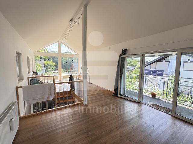 Familienfreundliches Einfamilienhaus mit 6 Zimmern, Balkon und Hobbyraum