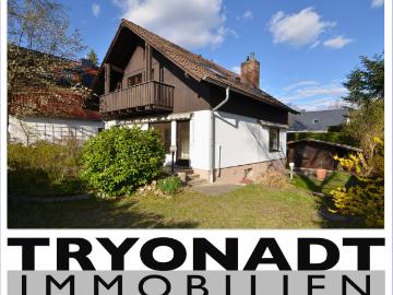 Familienfreundliches Fertighaus mit viel Platz, Terrasse und Balkon