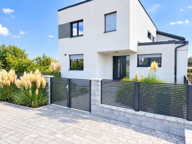 Familienfreundliches Haus | Eigengrund mit Garten & Terrasse | 3 Stellplätze | Hervorragende S Bahn Anbindung