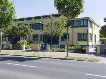 Familienfreundliches Reihenendhaus mit Terrasse, Garten und großzügigem Hobbykeller in Kleinmachnow