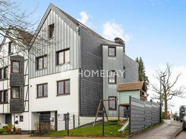 Familienfreundliches Reihenendhaus mit Garten, Terrasse und 8 Zimmern in Hückeswagen