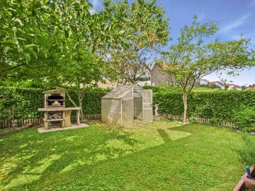 Familienfreundliches Minergie Reihenhaus in Thürnen mit Garten und viel Platz