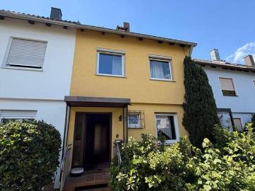 Familienfreundliches Reihenmittelhaus mit Wintergarten, 5 Zimmern und 2 Garagen