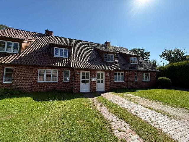 Familienfreundliches Reihenmittelhaus mit Garten und Garage in Brake