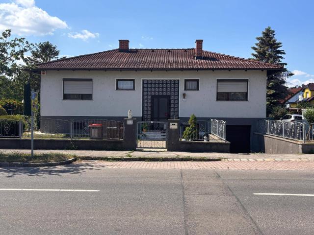 Familienfreundlicher Bungalow auf Eckgrundstück in ruhiger Lage