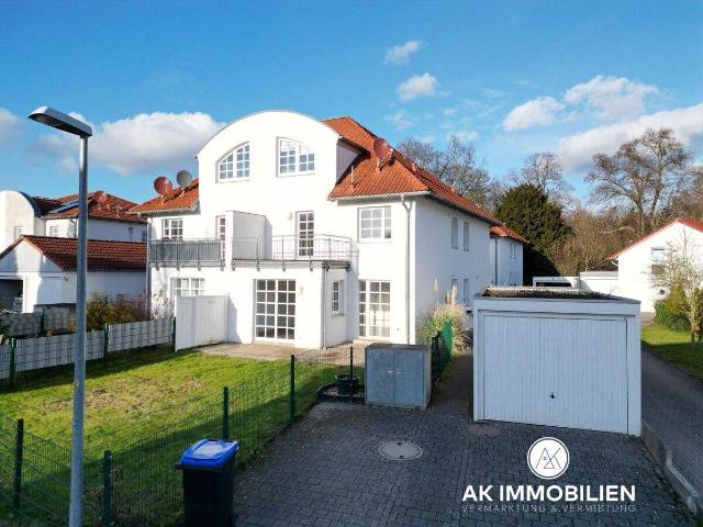 Familiengerechte Doppelhaushälfte mit Balkon, Garage und großzügigem Raumangebot in Wangelist