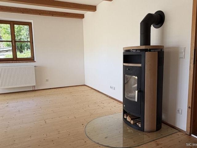 Familiengerechtes Einfamilienhaus mit Garten, Doppelgarage und Doppelcarport in sonniger Lage
