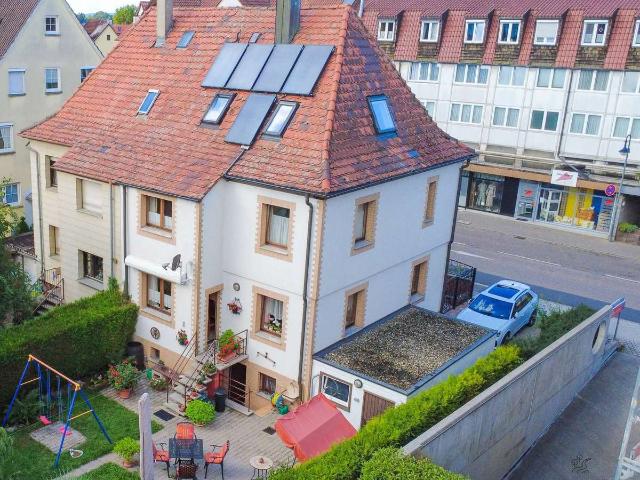 Familienglück mit Garten: Gepflegte Doppelhaushälfte in Markgröningen