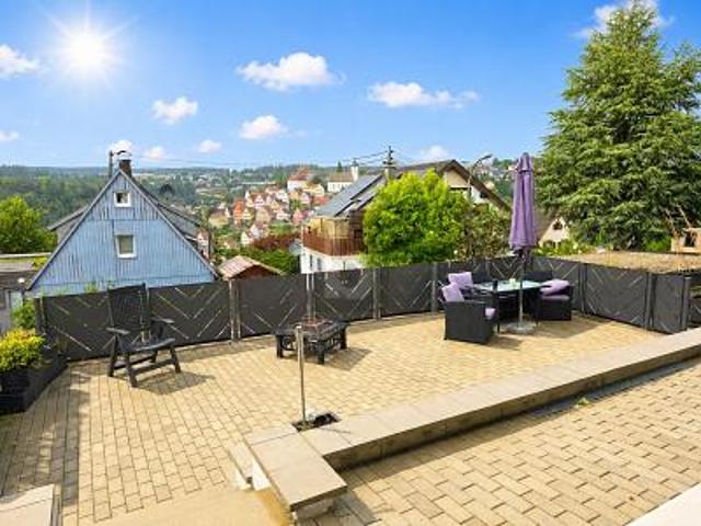 FAMILIENGLÜCK MIT GARTEN UND EINLIEGERWOHNUNG